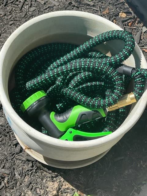 How much water is in a 100-foot hose?